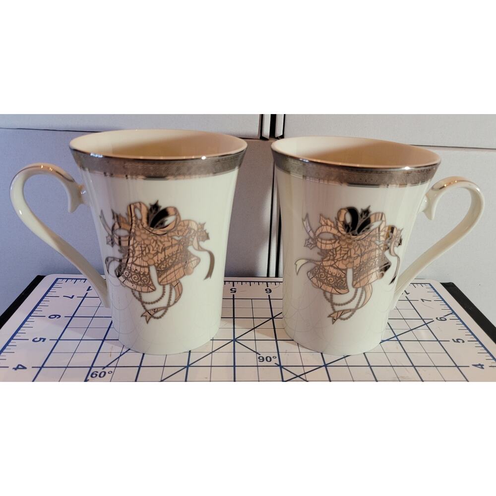 Set of 2 Mikasa "Happy Bells" Coffee Mugs, Christmas Decor, L3274